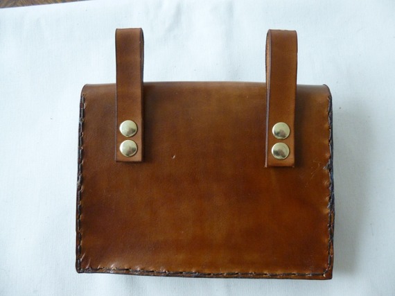 bolsa de couro feita à mão para cinto