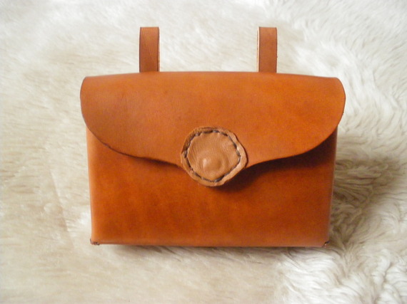 Bolsa de couro feita à mão para cinto