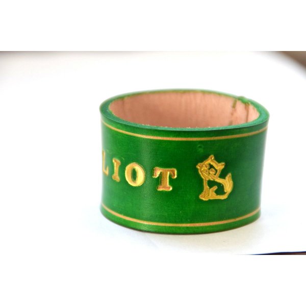 Rond de serviette pr&eacute;nom gravure dor&eacute;e